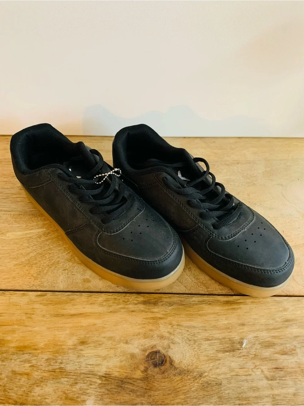 NEW Wize & Ope LED Lights Low Sneakers - Black / US 7